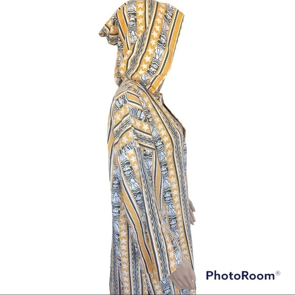 SWIM COVERUP WITH HOOD YELLOW AND WHITE WITH FISH PATTERN ONE SIZE - Picture 2 of 4